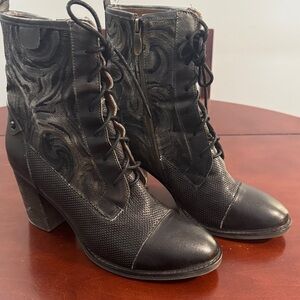 Spring Step L’Artiste EU Size 40 Black Lace-Up Ankle Boots
